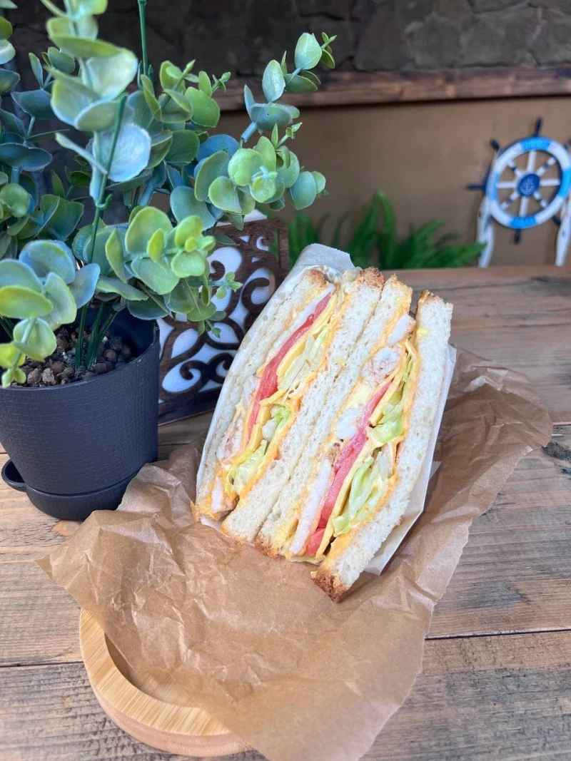 Сэндвич сырный с курицей