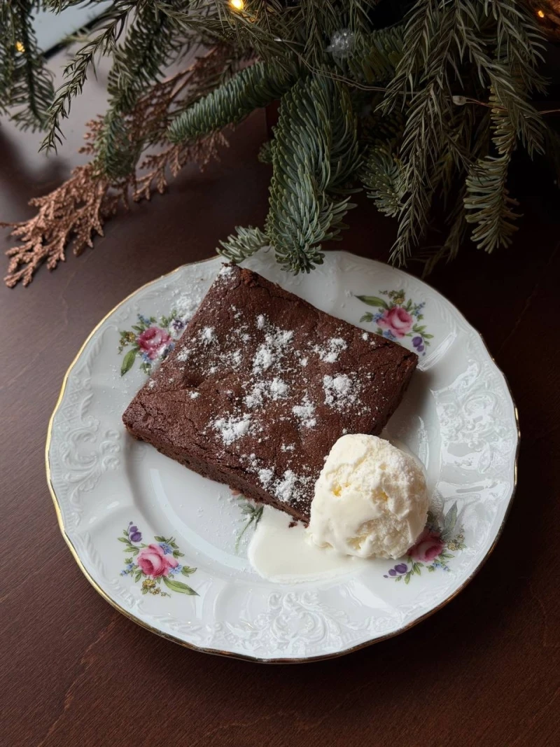 Брауни с мороженым 100гр