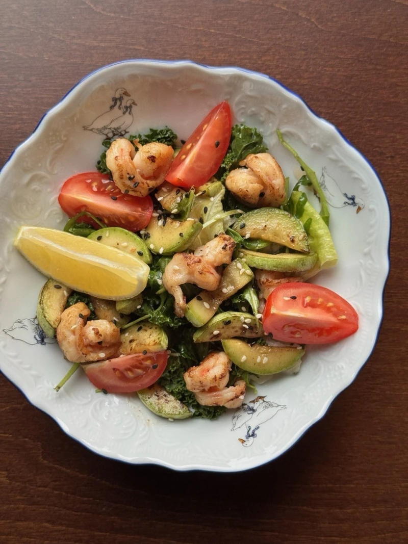 Салат с цукини и креветками 200г