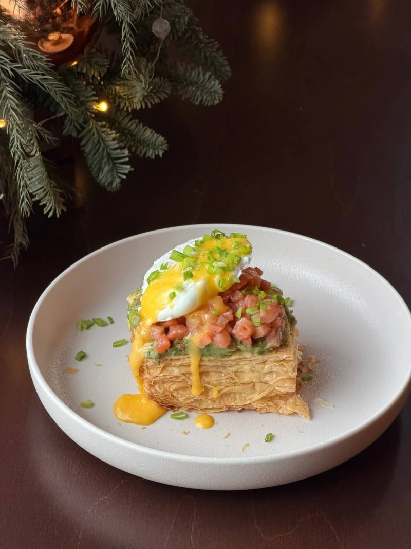 Слойка Бенедикта с лососем 200г