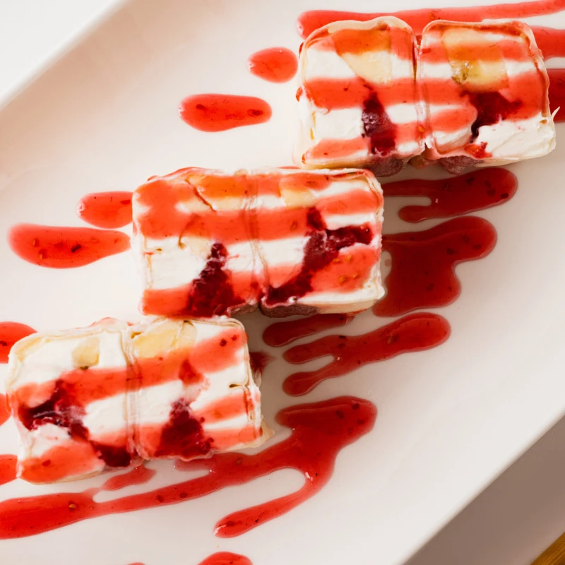 Сладкий ролл Клубника