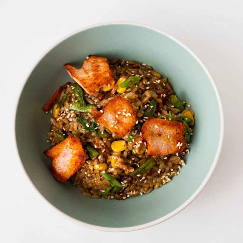 Тяхан с курицей в соевом кисло-сладком соусе 