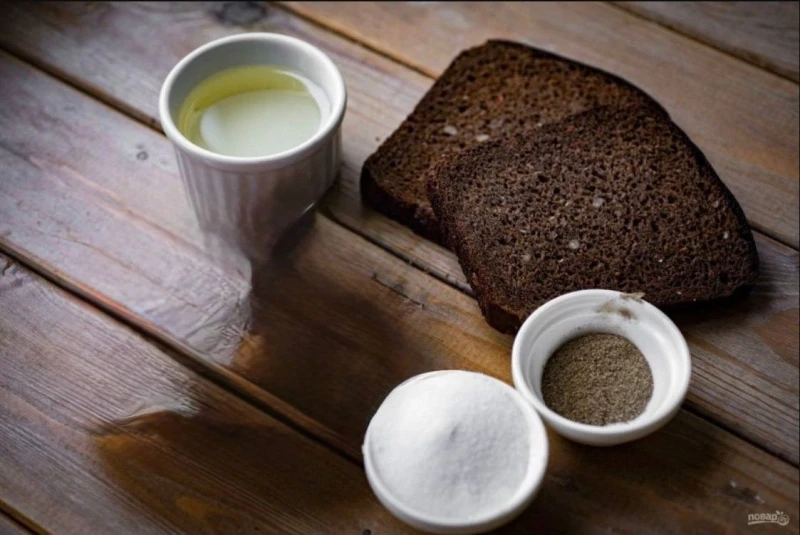 Жареный черный хлеб