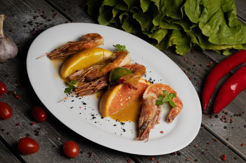 Королевские креветки в белом вине 