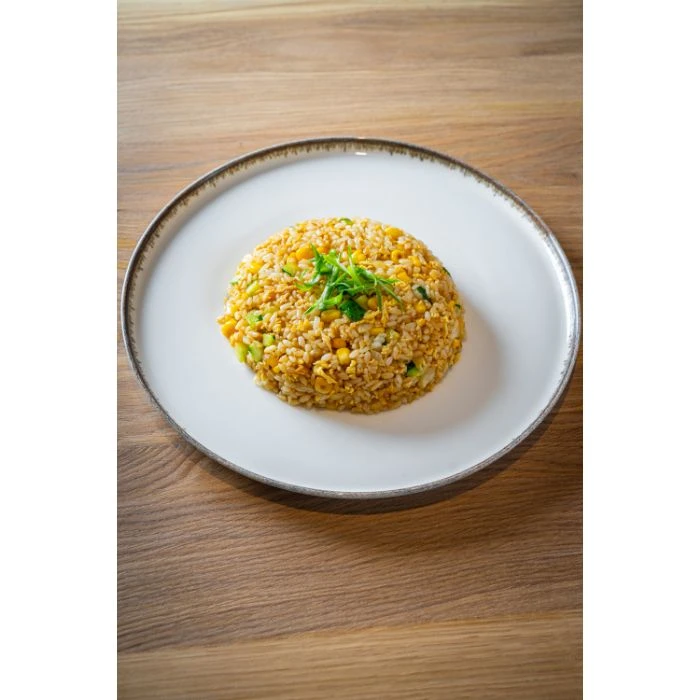 Рис с яйцом и кукурузой