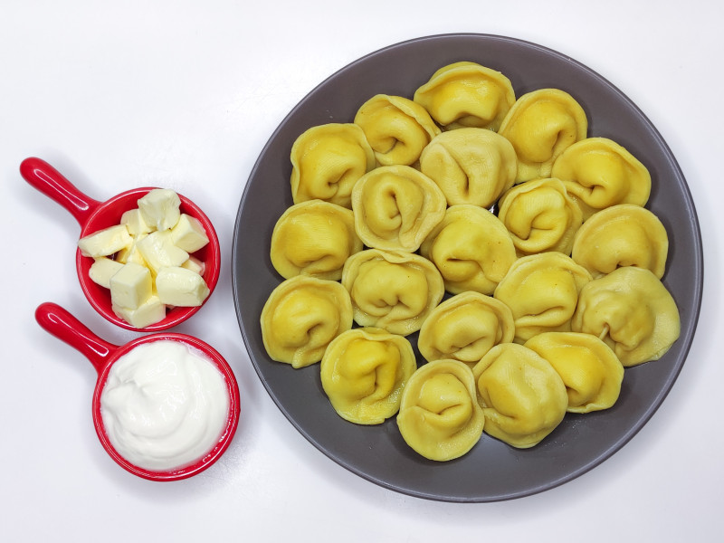 ЗАМОРОЖЕННЫЕ ПЕЛЬМЕНИ С КУРИЦЕЙ 