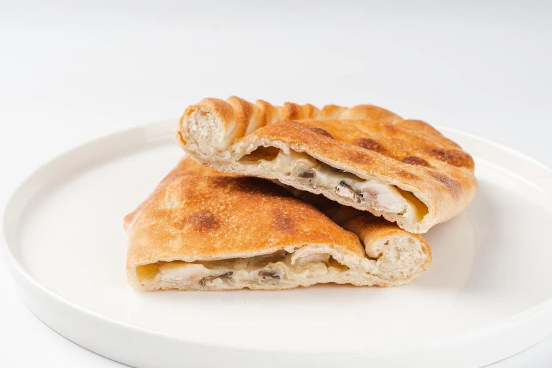 Кальзоне "Курица грибы"