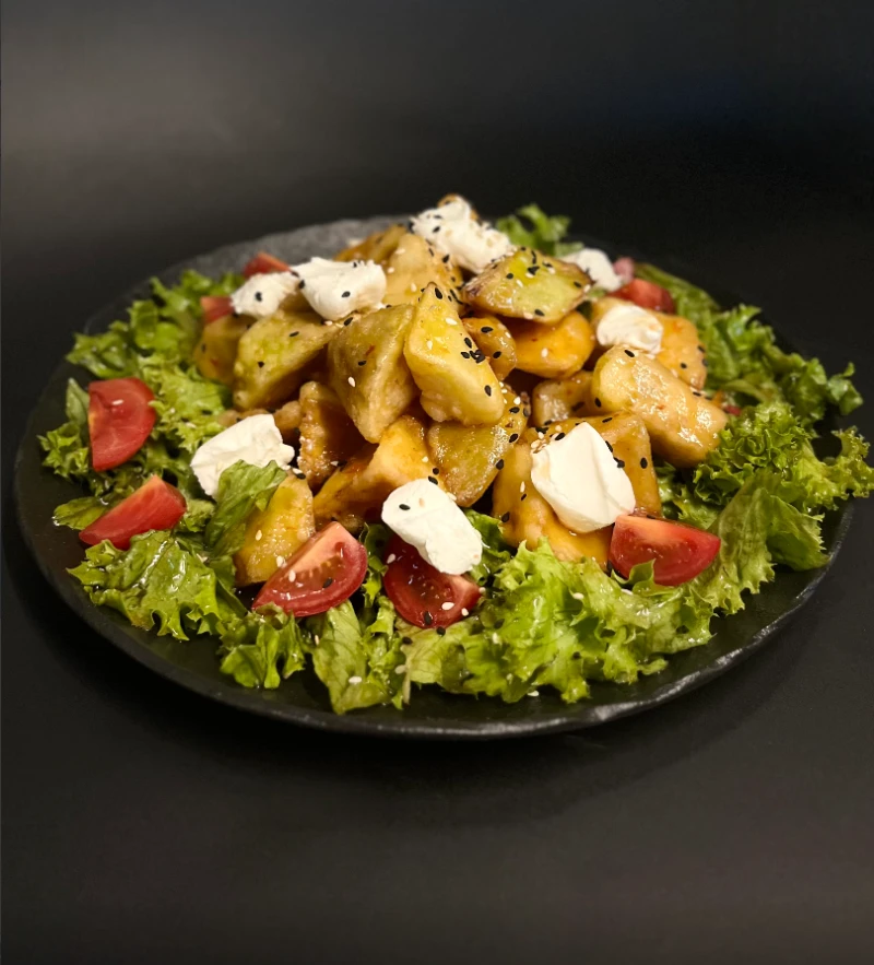 Салат с хрустящими баклажанами 