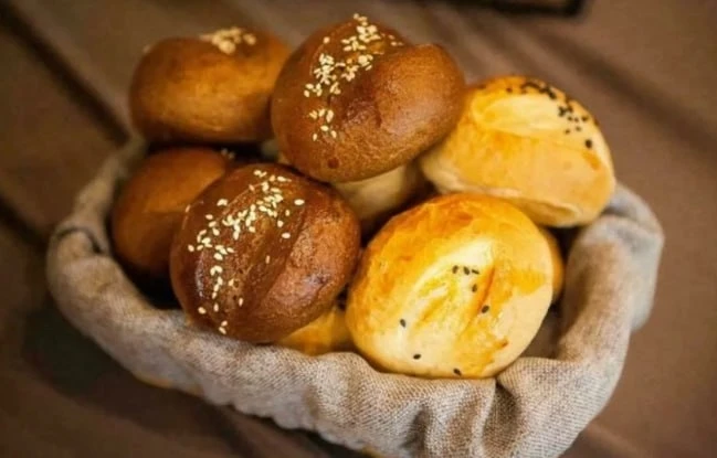 Булочка серая