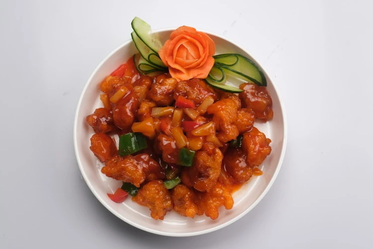 Курица с ананасами