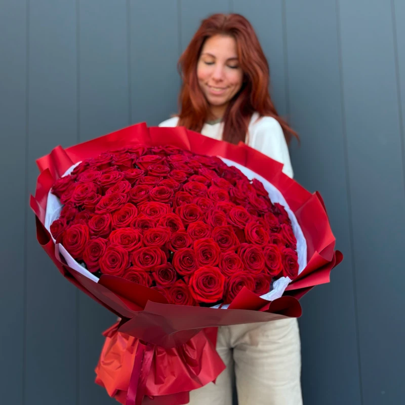 Букет из 101 розы Ред Наоми (70см)