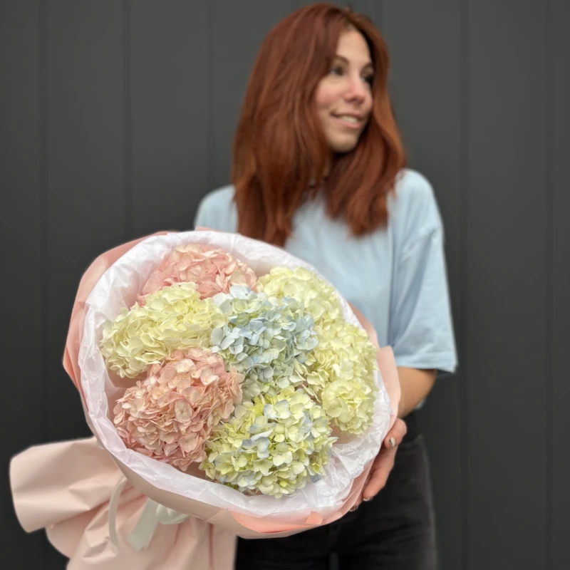 Букет из 7 гортензий (Премиум)