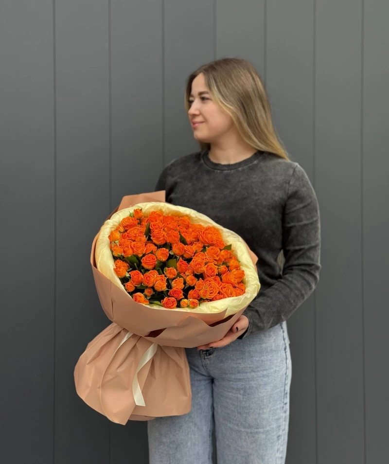 Букет из 35 кустовых роз (40см)