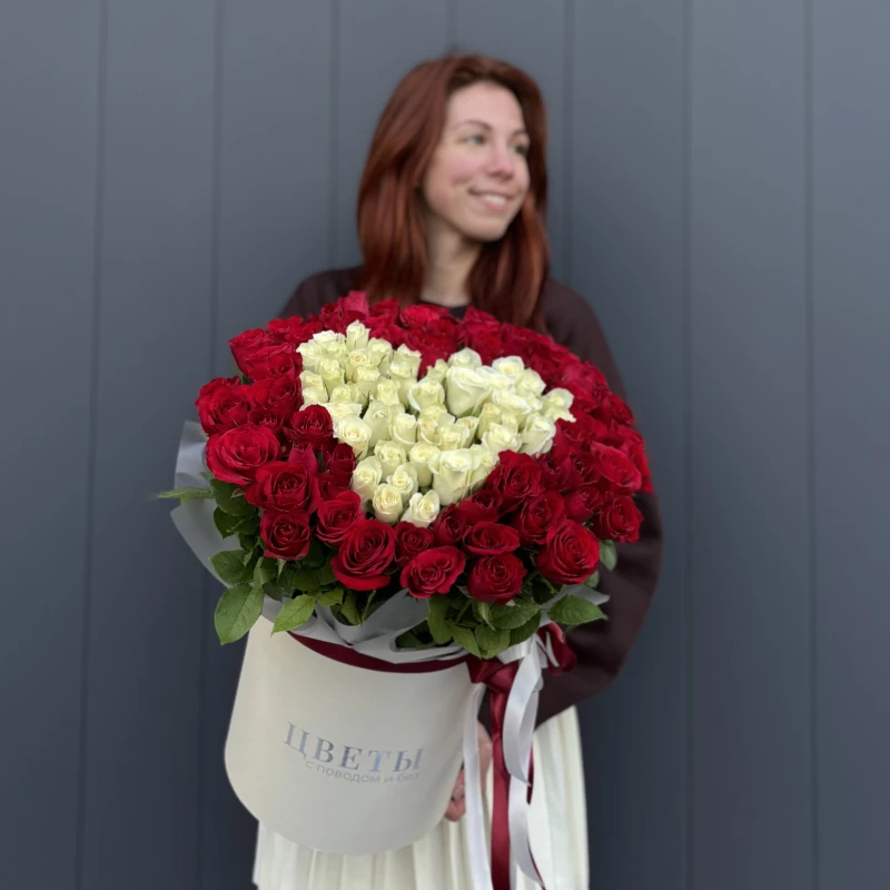 Композиция из 101 розы "Сердце" в коробке