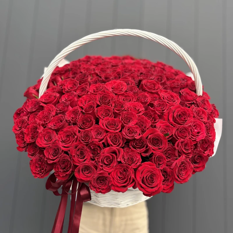 Композиция из 151 красной розы в корзине