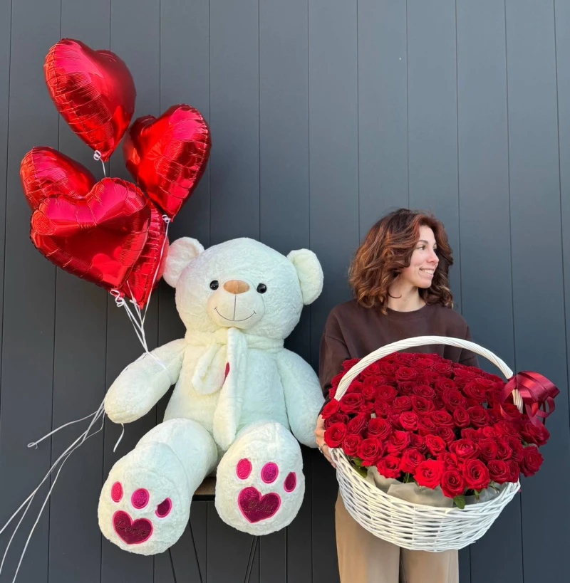 ЦВЕТОЧНОЕ КОМБО №1 Со 101 розой в корзине