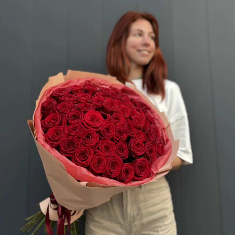 Букет из 51 розы Ред Наоми (70см)