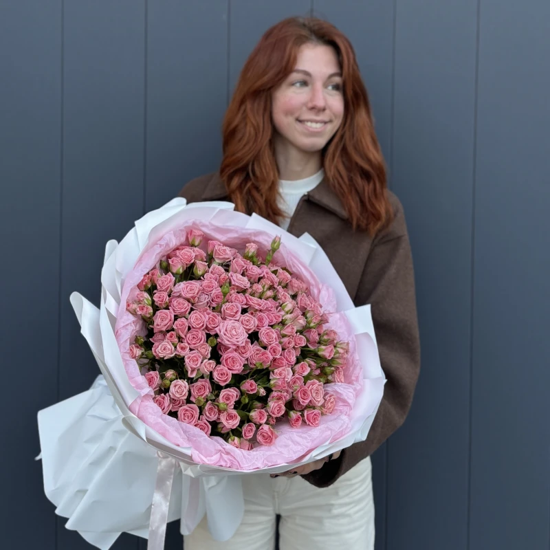Букет из 51 кустовой розы (40см)
