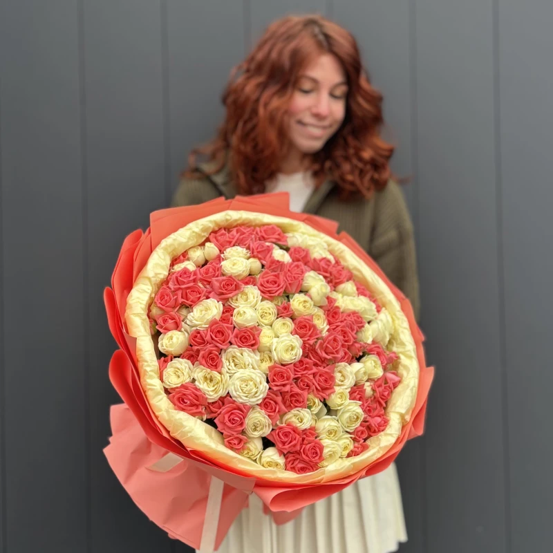 Букет из 51 кустовой розы (40см)