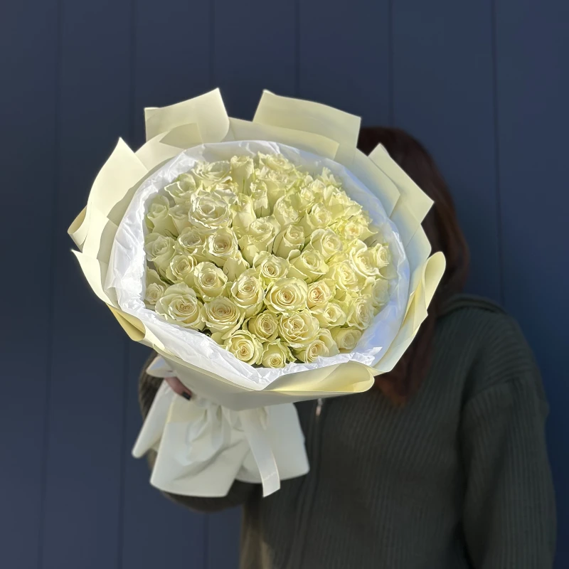 Букет из 51 белой розы (40см)