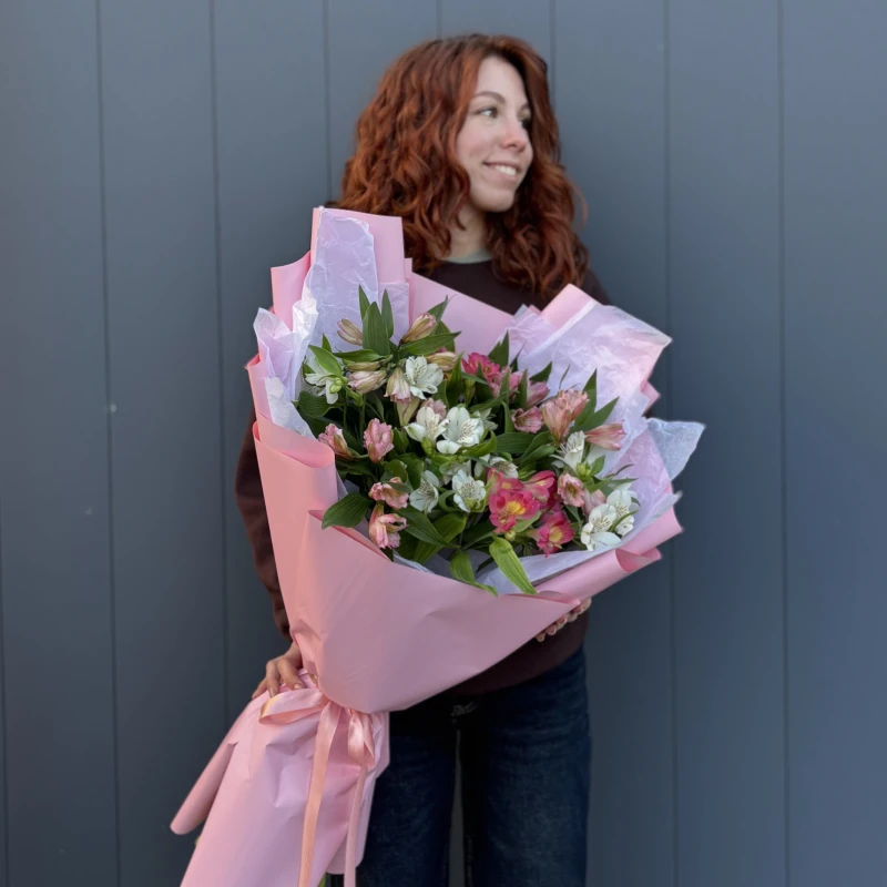 Букет из 11 Альстромерий