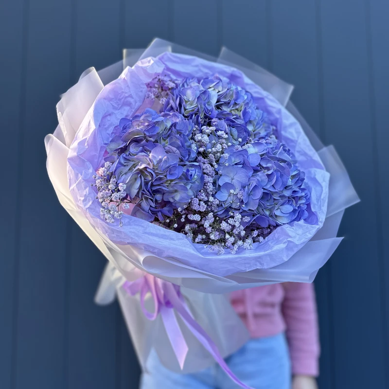 Букет из 3х фиолетовых гортензий с гипсофилой