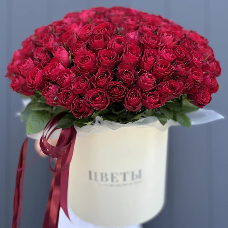 Композиция из 121 красной розы в коробке