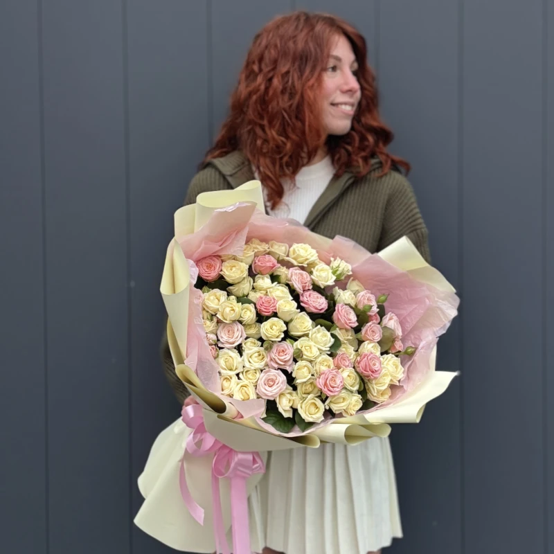 Букет из 35 кустовых роз (40см)
