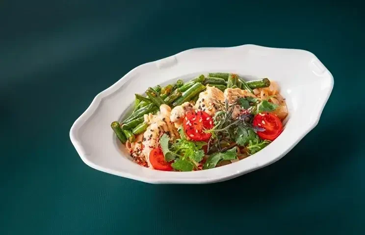 Удон с курицей в остро-сладком соусе