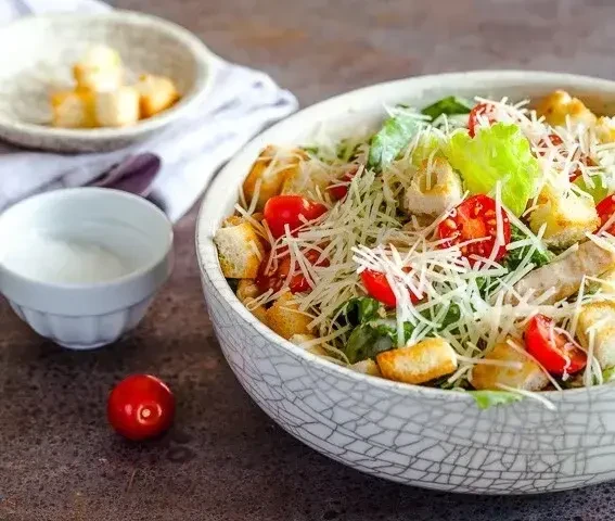 Цезарь с курицей