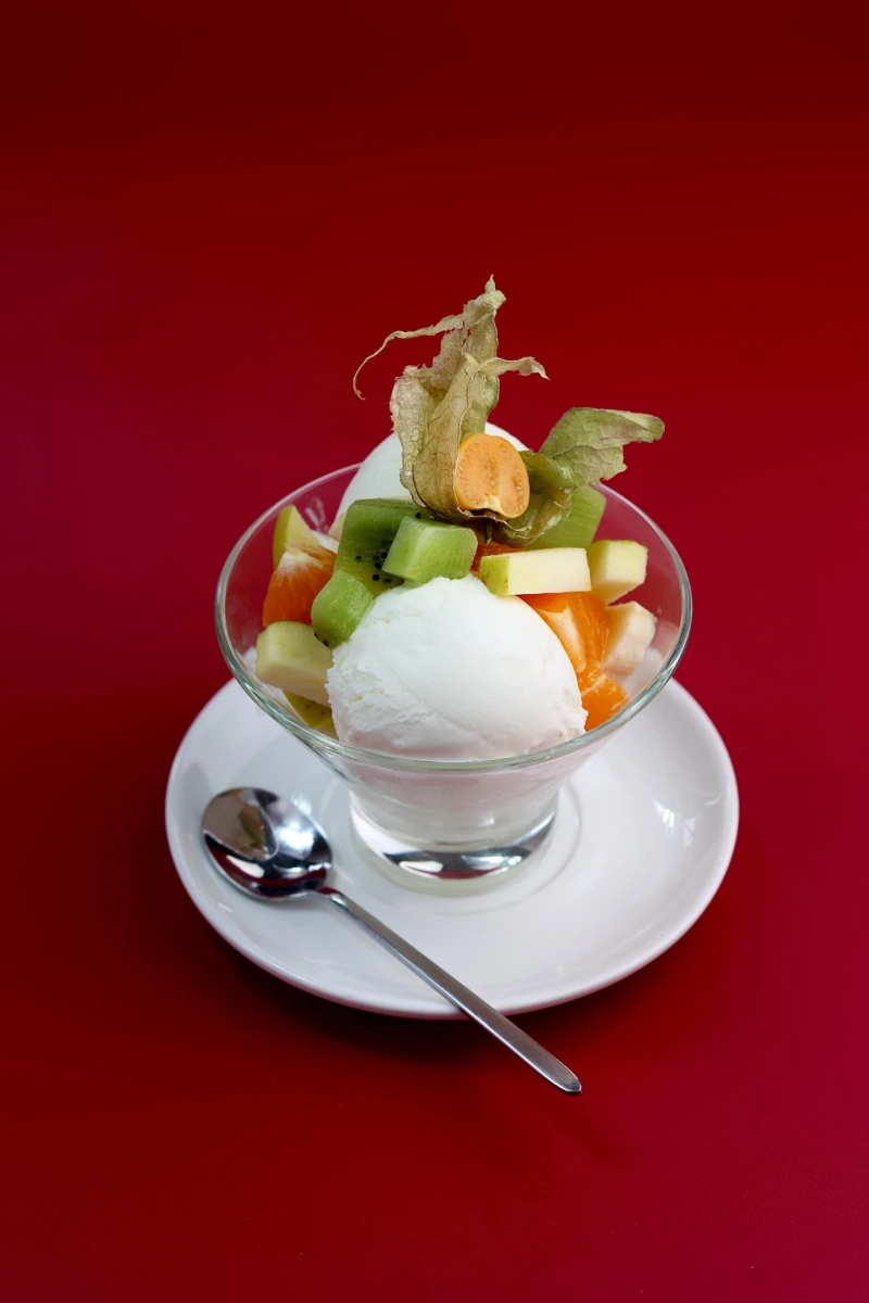 Мороженое с фруктами