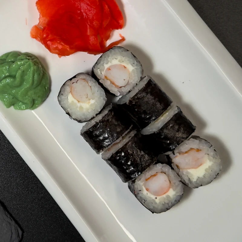 Маки с креветкой и творожным сыром 