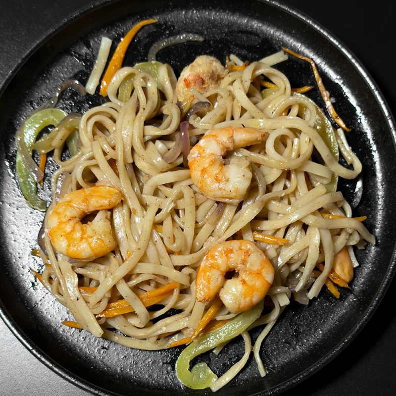 Удон с креветкой и овощами 