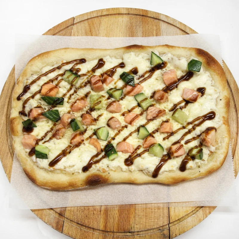 Римская пицца с Лососем и соусом унаги