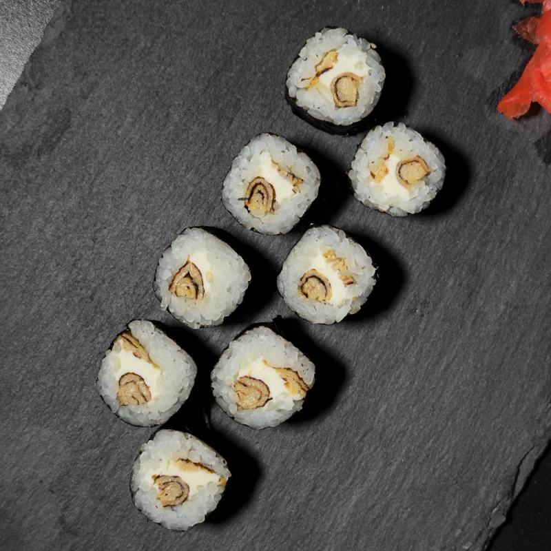 Маки с омлетом и творожным сыром 