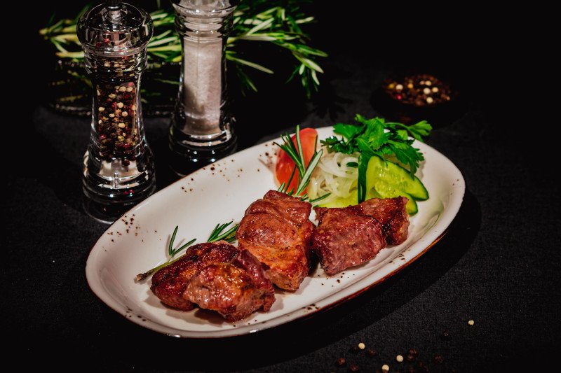 Шашлык из свинины 1  кг 