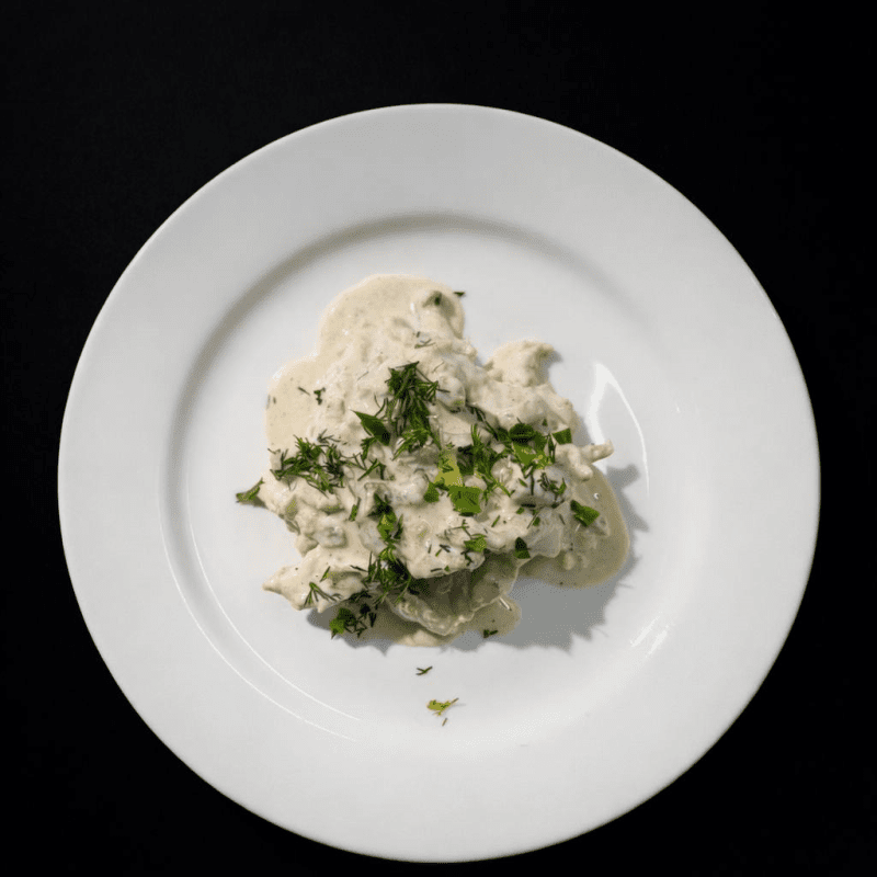 Куриная грудка в сметанном соусе