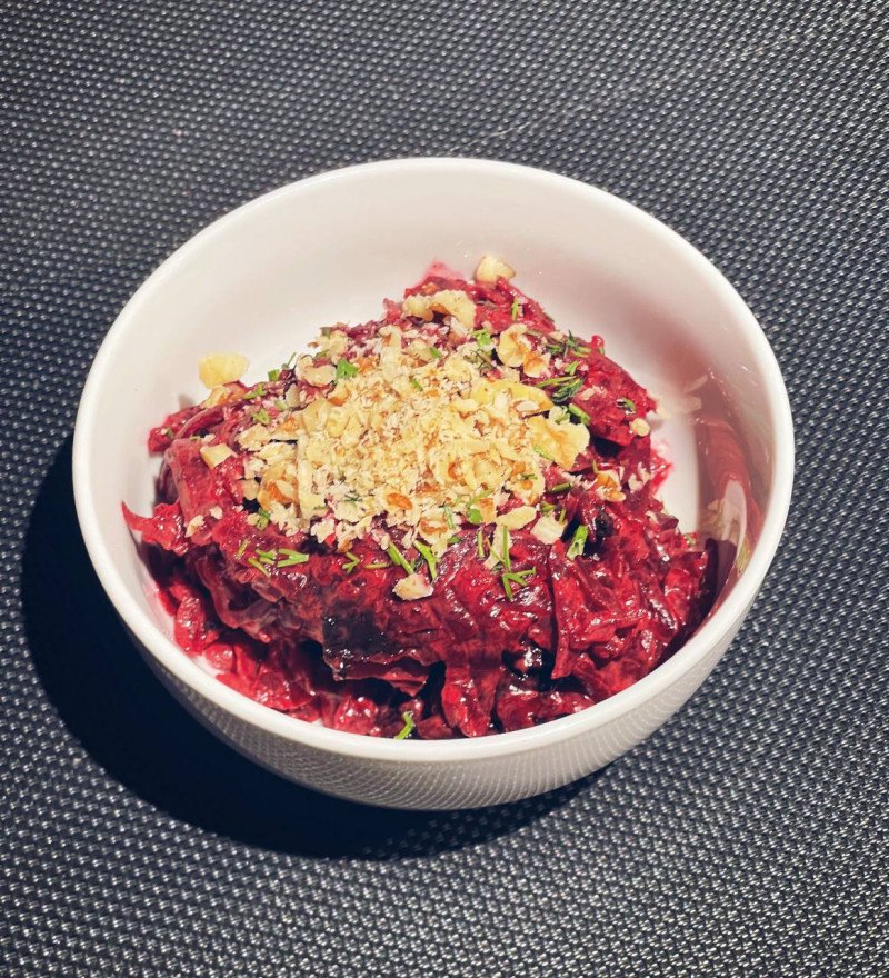 Салат из свеклы с черносливом и орехами 
