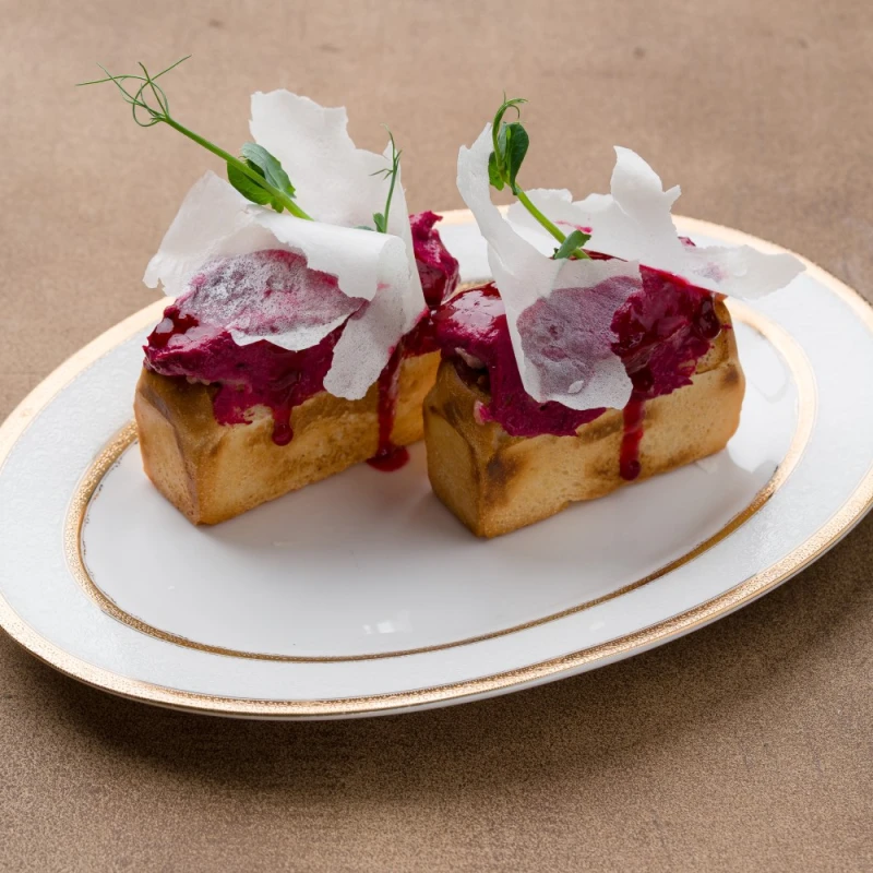 Бриошь с копченым гусем