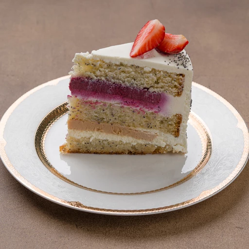 Торт маковый со смородиной 