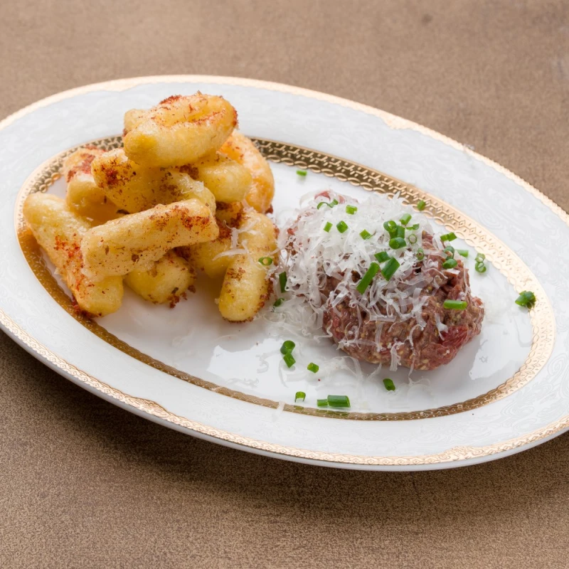 Тартар с соленым чак-чаком