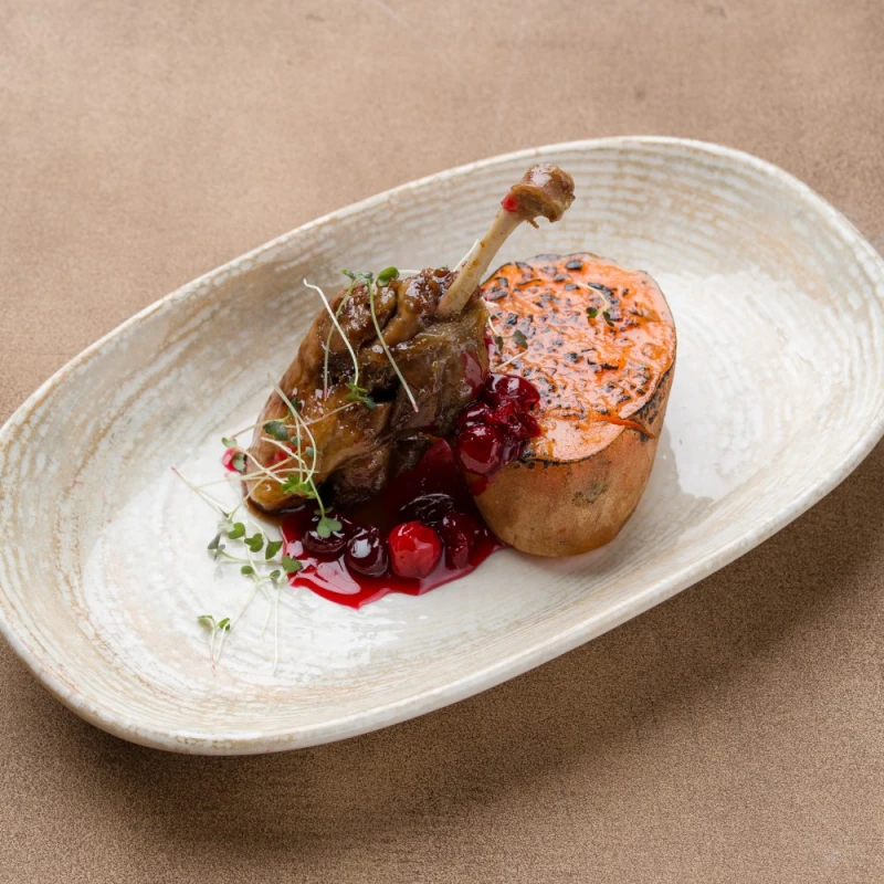 Утка в карамели с фаршированным бататом