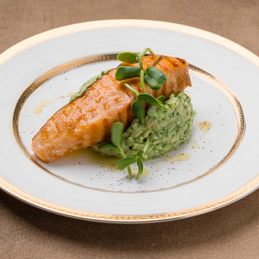 Стейк семги с пастой орзо