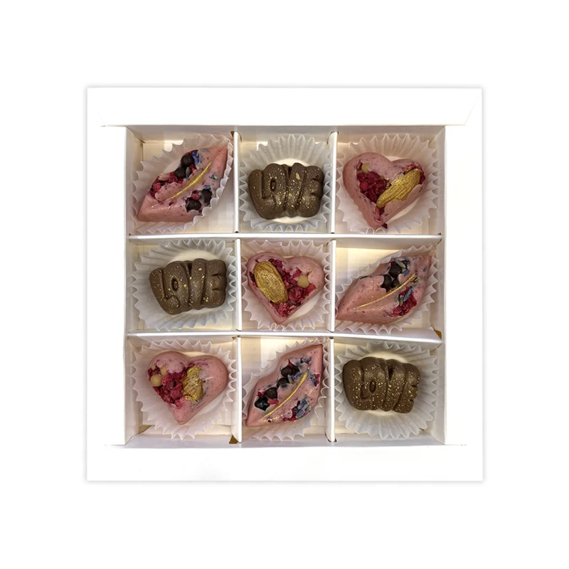 14 февраля набор конфет из 9 шт. 