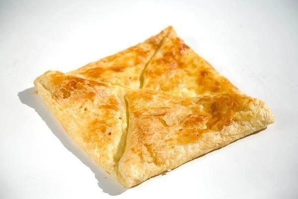 Хачапури из слоеного теста 