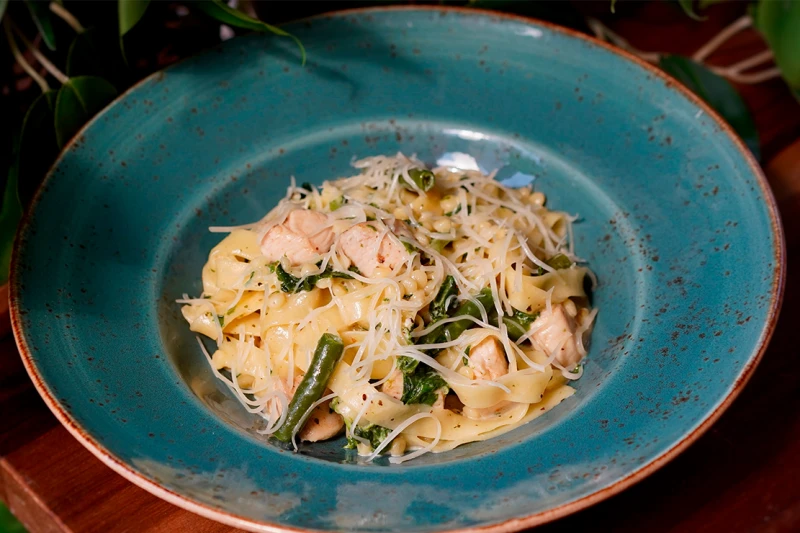 Паста Птитим со шпинатом  и куриным филе 300 г