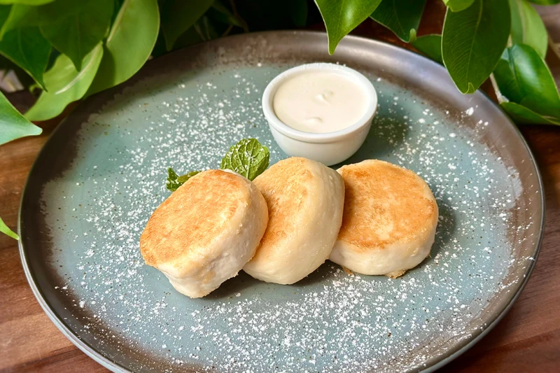 Сырники со сметаной  