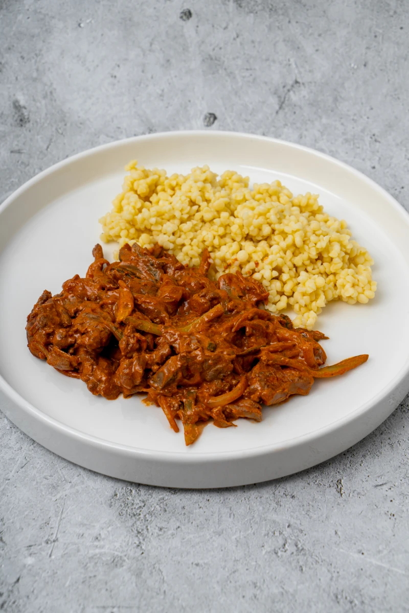 Строганов из куриной печени с птитимом