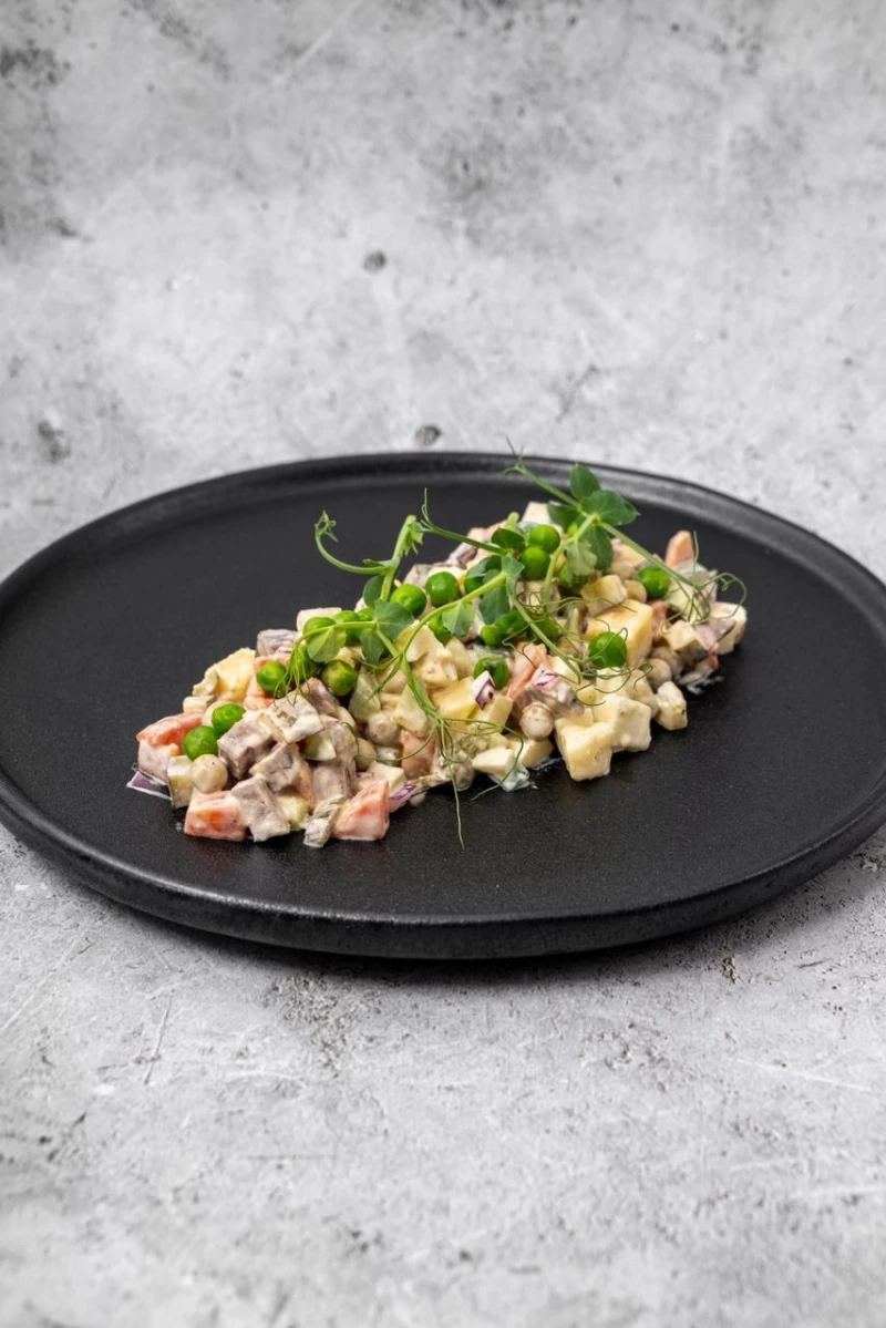 Оливье с говяжьим языком и каперсами