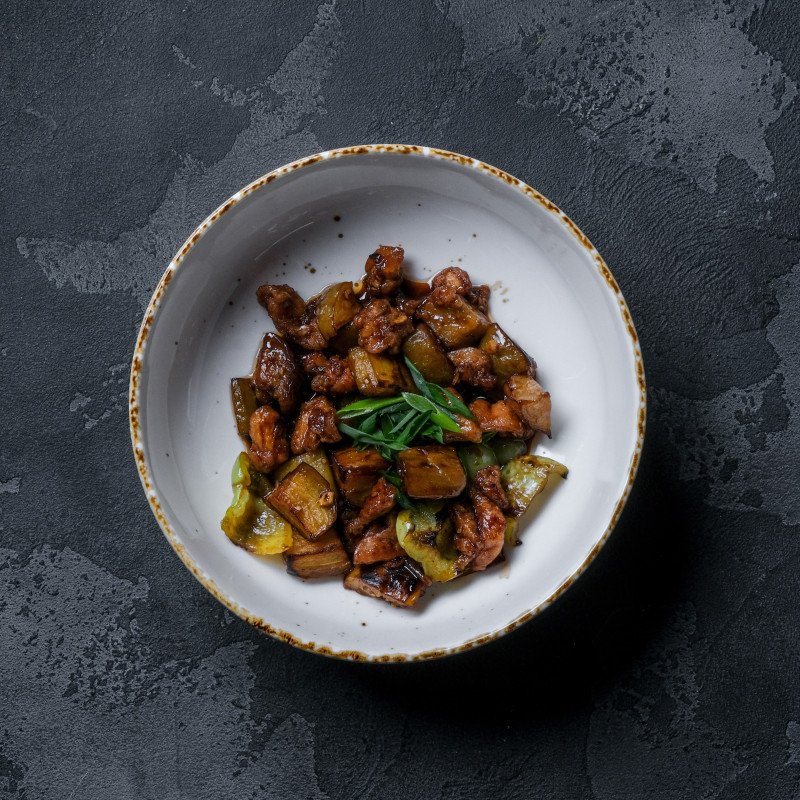 Баклажаны на воке